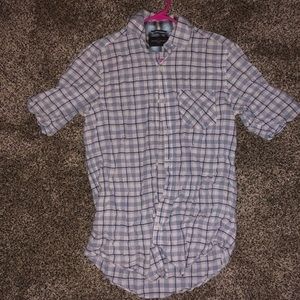 MENS BUTTON UP Size sMALL